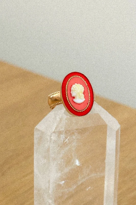 Solitaire Diamond Ring for Engagement-Scarlett Vintage Cameo Ring