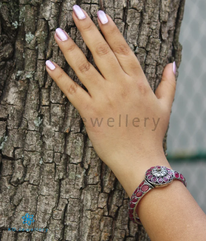 Luxury Stackable Bracelets-The Amyra Silver Kempu Bracelet (Oxidised/Size /2.2/2.4/2.6/2.8)